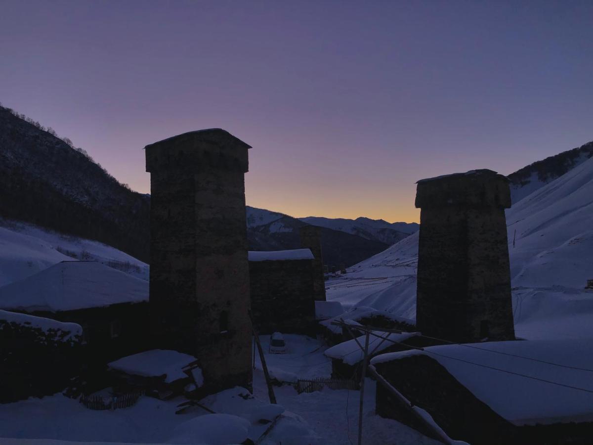 Hotel Old House Ushguli Esterno foto
