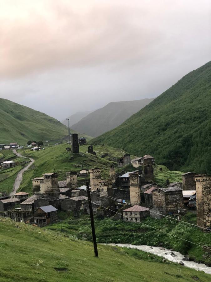 Hotel Old House Ushguli Esterno foto