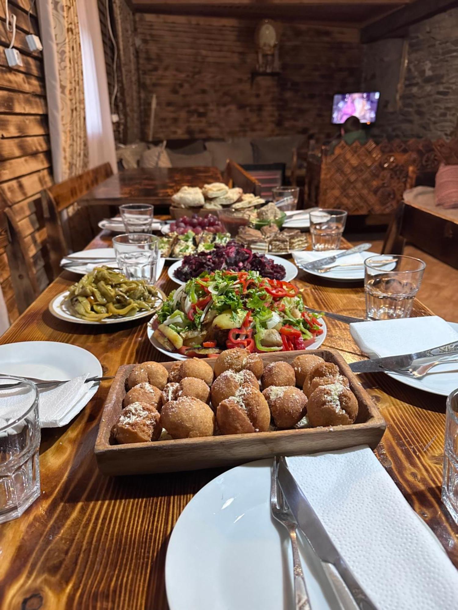 Hotel Old House Ushguli Esterno foto